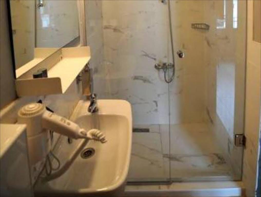 Taksim Safe House Hotel Istanboel Buitenkant foto